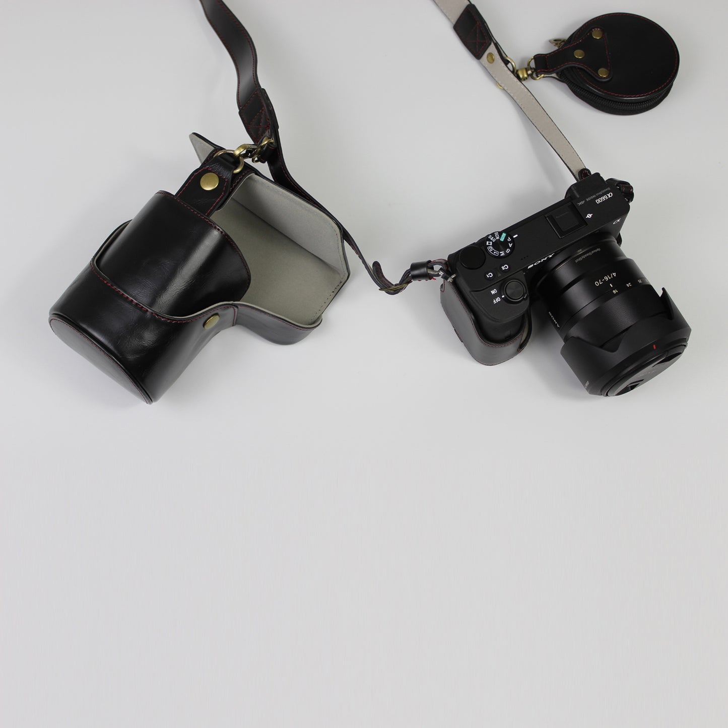 PU Leather Camera Case Bag with Shoulder Strap Lens Storage Cover for Sony Alpha A6600 - Black