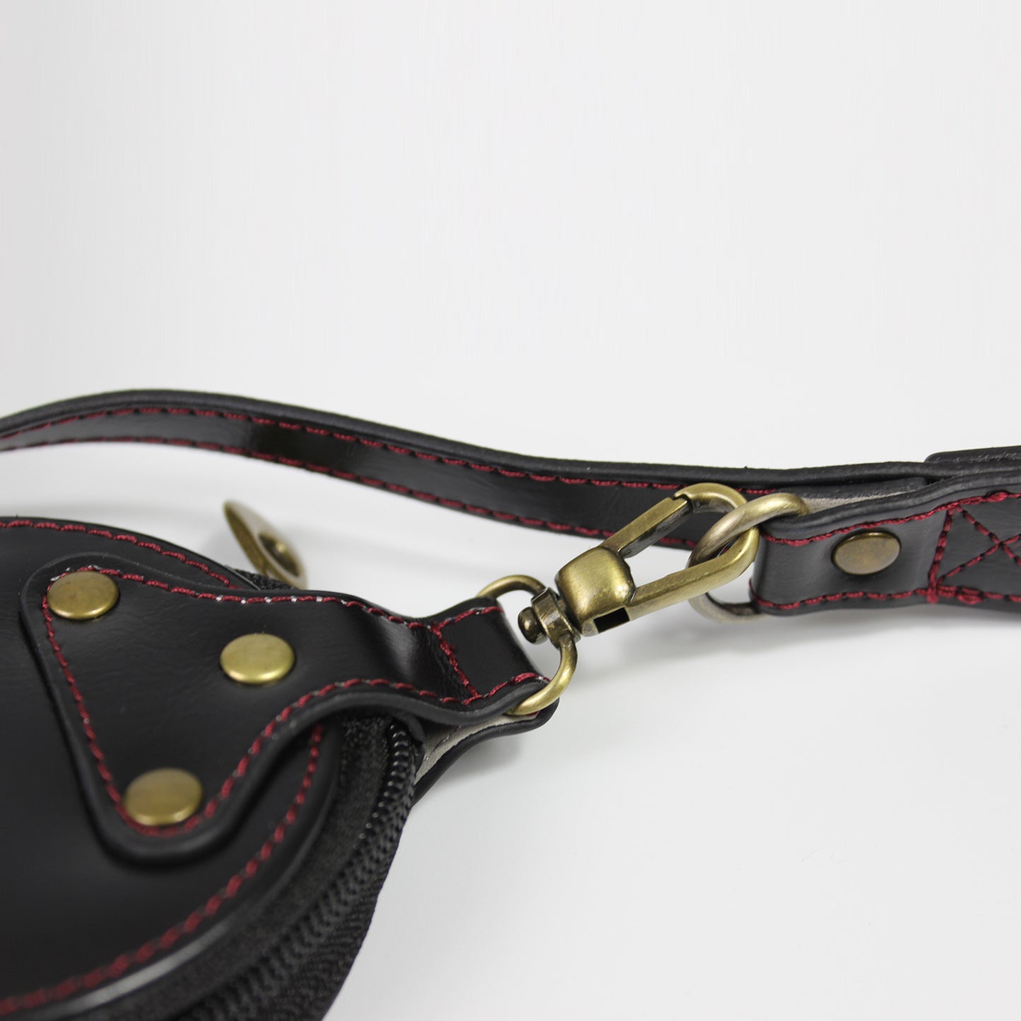 PU Leather Camera Case Bag with Shoulder Strap Lens Storage Cover for Sony Alpha A6600 - Black