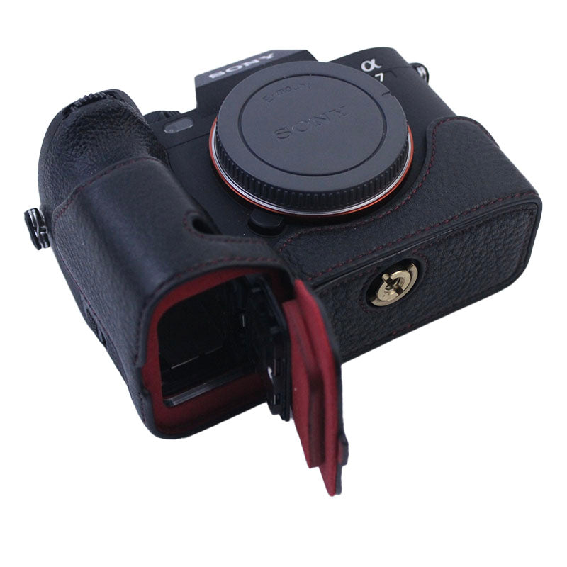 Uniqkart for Sony A7M4 / A1 / A7S III / A7S3 / A7R5 Shockproof Camera Cover Genuine Leather Camera Bottom Case Protective Sleeve - Black