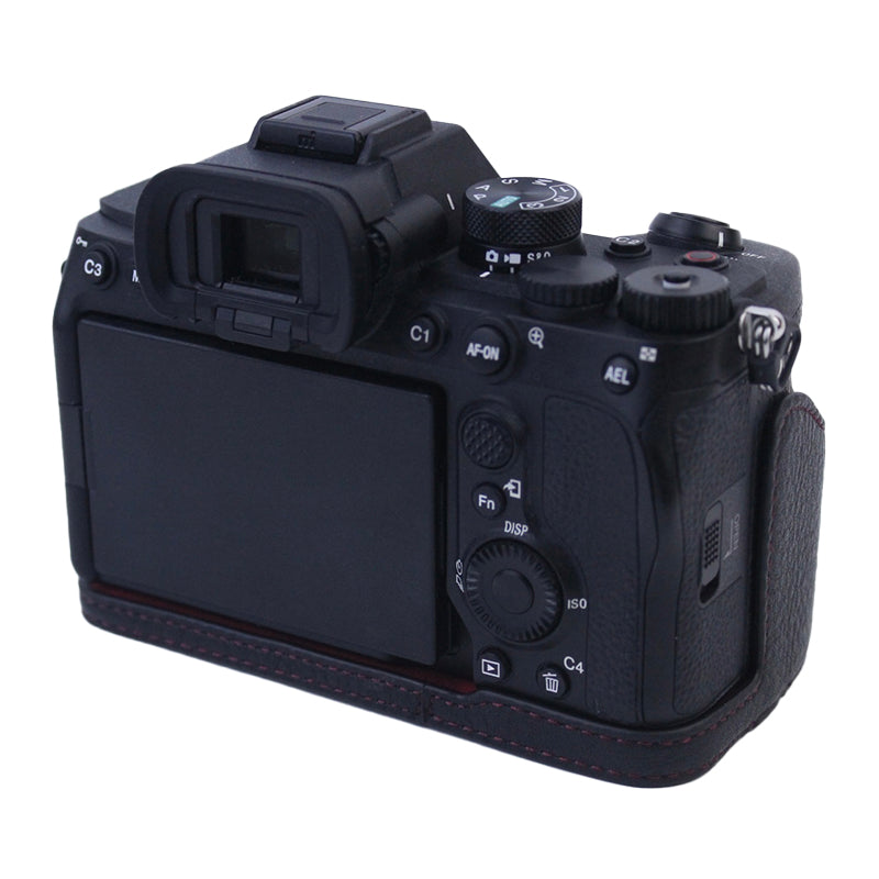 Uniqkart for Sony A7M4 / A1 / A7S III / A7S3 / A7R5 Shockproof Camera Cover Genuine Leather Camera Bottom Case Protective Sleeve - Black