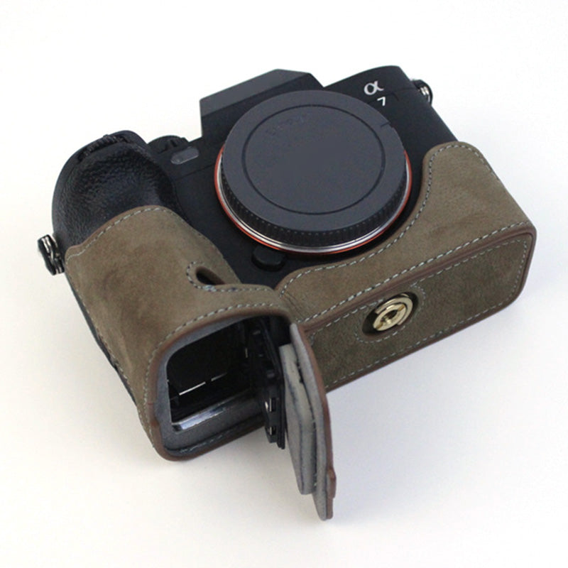 Uniqkart for Sony A7M4 / A1 / A7S III / A7S3 / A7R5 Shockproof Camera Cover Genuine Leather Camera Bottom Case Protective Sleeve - Grey