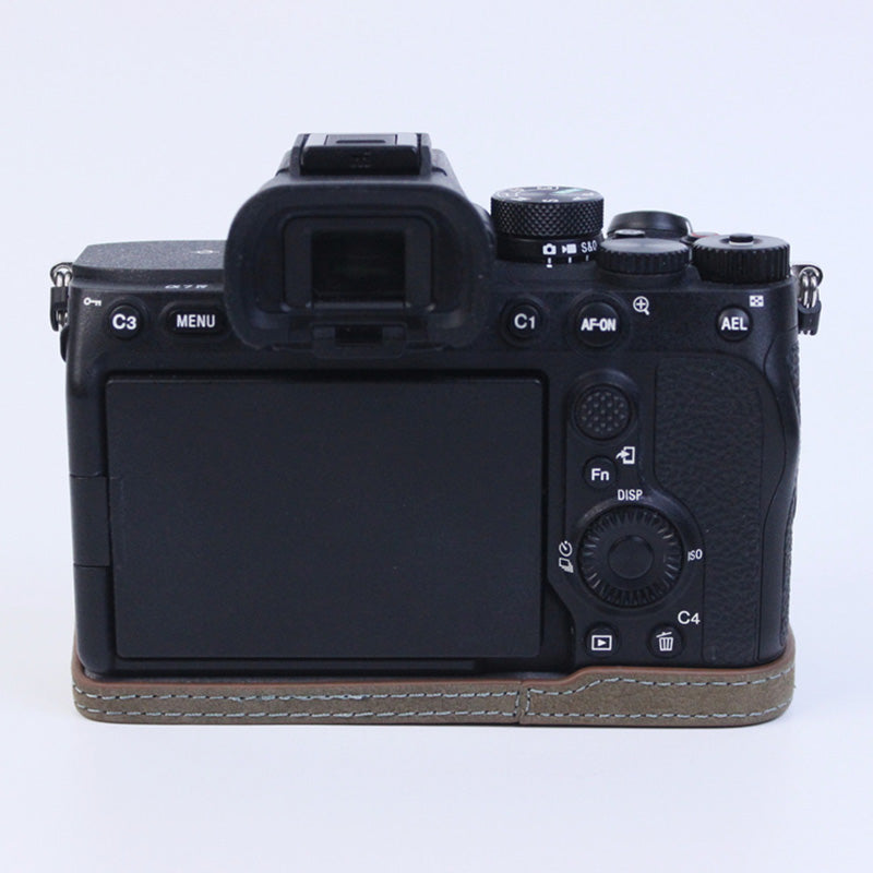 Uniqkart for Sony A7M4 / A1 / A7S III / A7S3 / A7R5 Shockproof Camera Cover Genuine Leather Camera Bottom Case Protective Sleeve - Grey