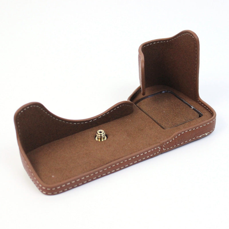 Uniqkart for Sony A7M4 / A1 / A7S III / A7S3 / A7R5 Shockproof Camera Cover Genuine Leather Camera Bottom Case Protective Sleeve - Brown