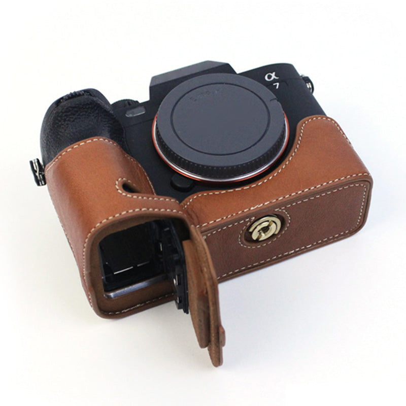 Uniqkart for Sony A7M4 / A1 / A7S III / A7S3 / A7R5 Shockproof Camera Cover Genuine Leather Camera Bottom Case Protective Sleeve - Brown