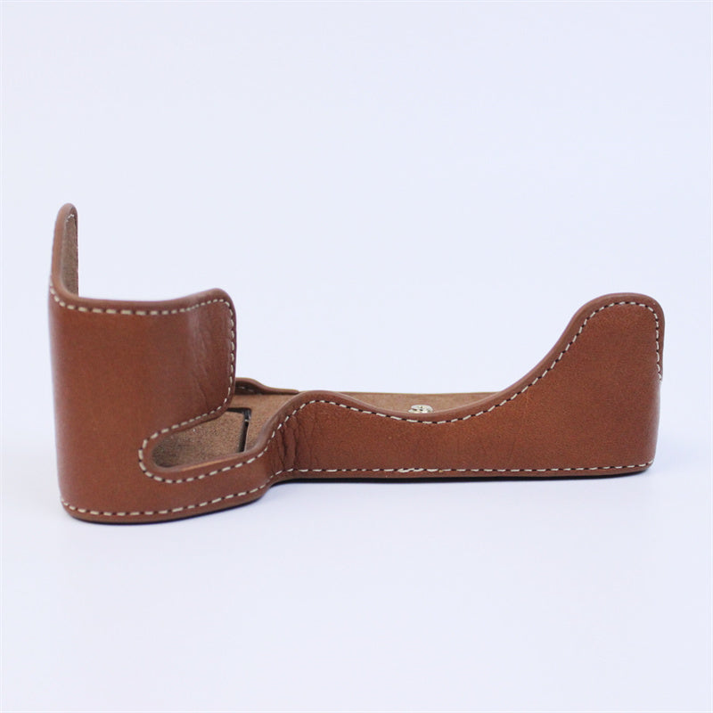 Uniqkart for Sony A7M4 / A1 / A7S III / A7S3 / A7R5 Shockproof Camera Cover Genuine Leather Camera Bottom Case Protective Sleeve - Brown