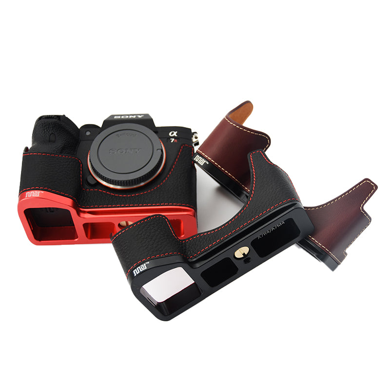 Uniqkart for Sony A7R4/A7M4 Quick Release Plate Metal + Genuine Leather Camera Protection Bottom Case Cover with Hand Strap - Coffee/Black Bottom