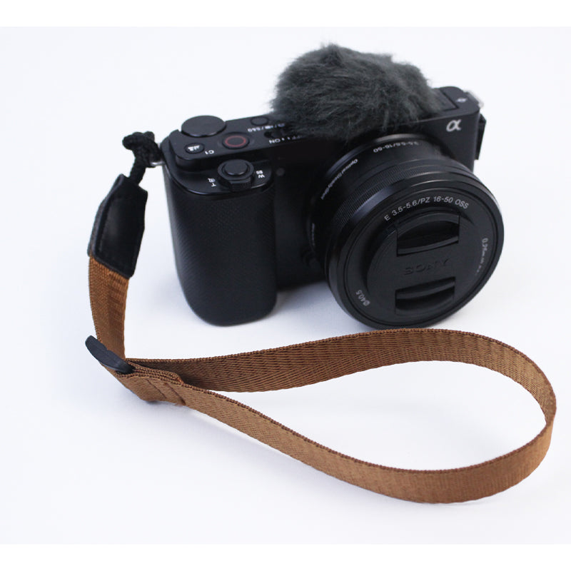 Uniqkart for Sony A7R III/A7M4/Fujifilm X-T30/X-T4/X-S10/X-T200 Non-slip Adjustable DSLR Camera Nylon Wrist Strap Hand Grip - Brown