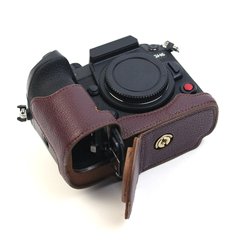 Uniqkart for Panasonic LUMIX GH6/DC-GH6GK Genuine Leather Camera Bottom Case Protective Half Body Cover with Battery Opening Design - Coffee