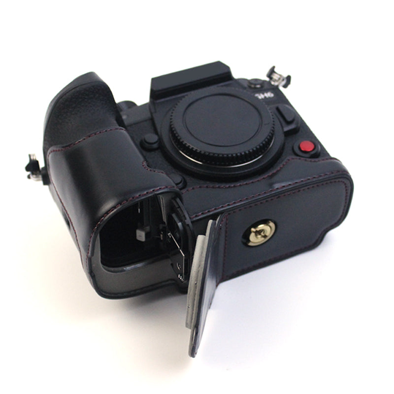 Uniqkart for Panasonic LUMIX GH6/DC-GH6GK Fashionable PU Leather Camera Bottom Case Battery Opening Design Protective Half Body Cover - Black