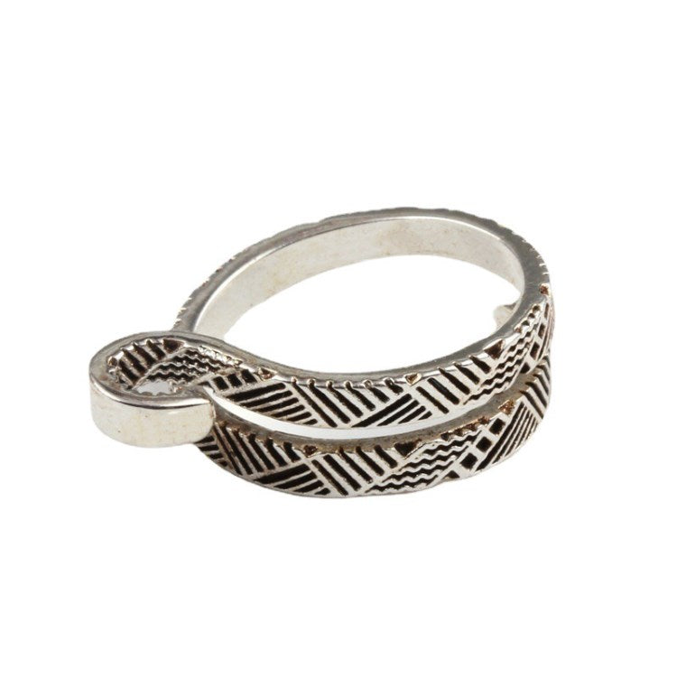 Knuckle Ring Knitting Ring DIY Crochet Loop Sewing Hook Thimble Yarn Adjustable Finger Tool - Silver