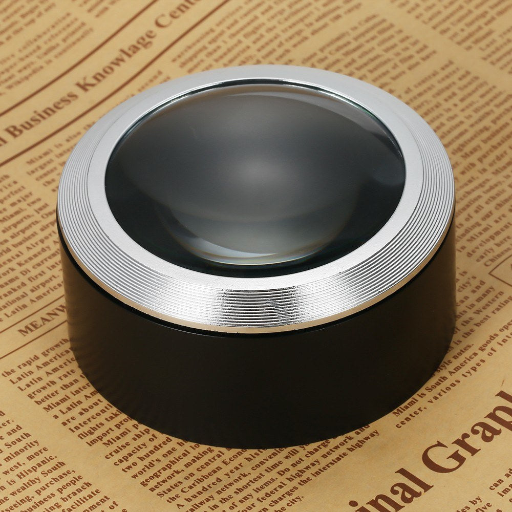 5X Portable Handheld Magnifier with 3 LED Light Desktop Magnifier with Storage Pouch