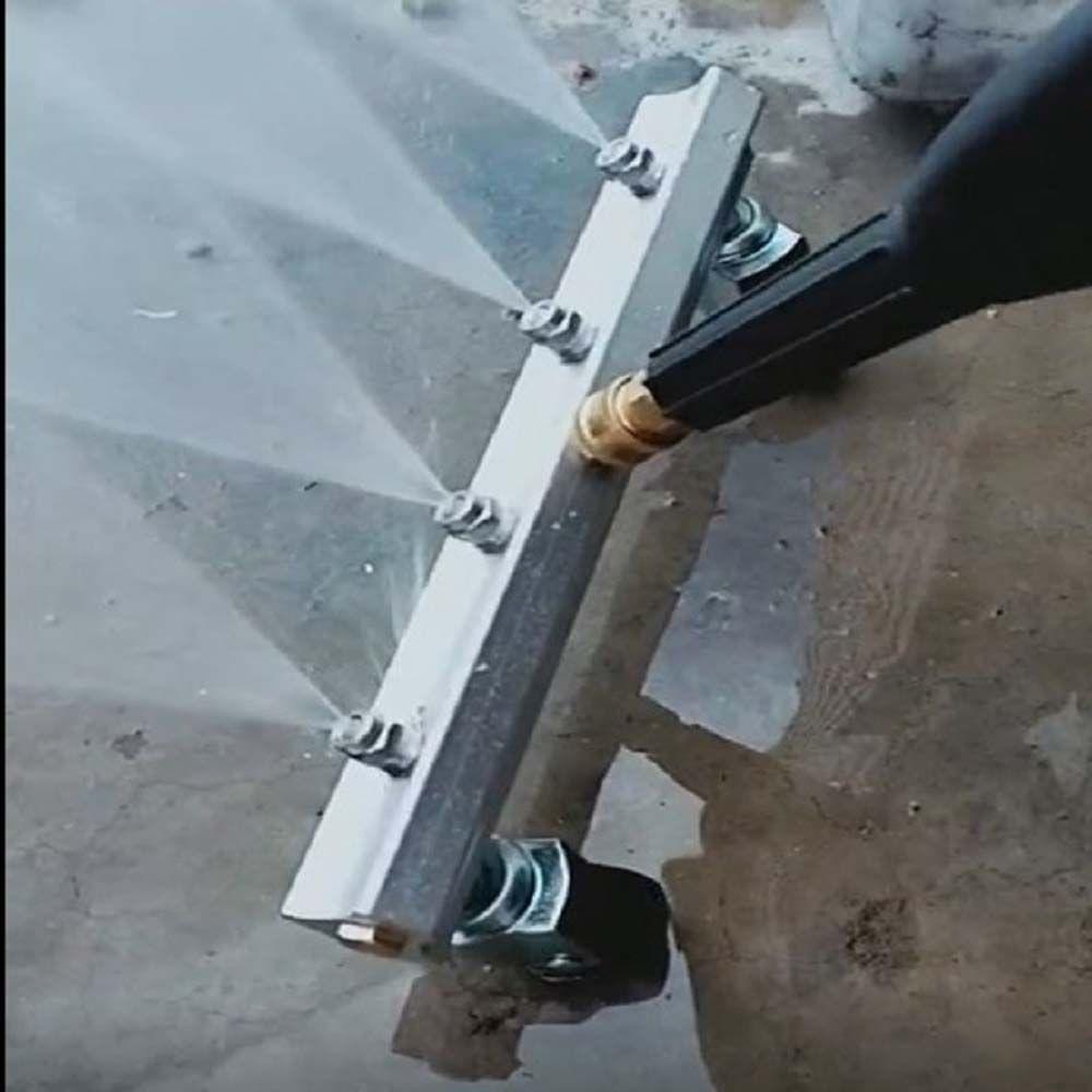 High Pressure Washer Cleaning Car Body Chassis Car Washing