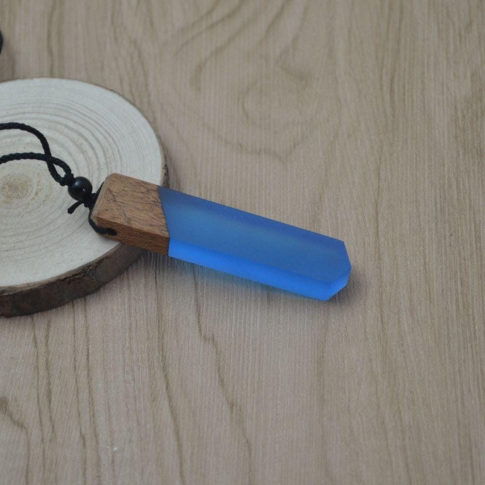 Men Woman Fashionable Wood Resin Necklace Pendant, Woven Rope Chain, Random Color Delivery