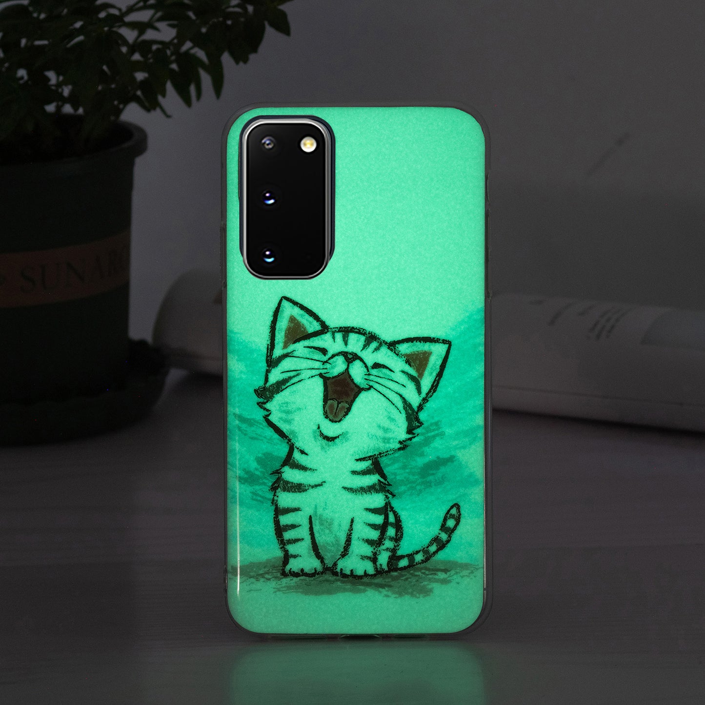 Glow in The Dark Noctilucent Shockproof Lightweight Soft TPU Cover Cell Phone Case for Samsung Galaxy S20 4G/S20 5G - Happy Cat