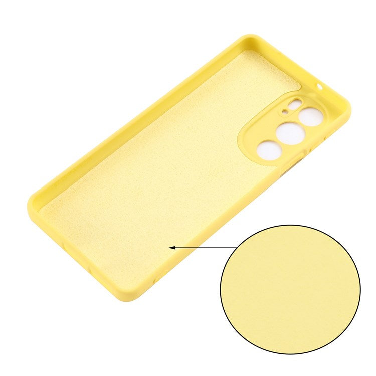 For Motorola Edge 30 Pro (Motorola Edge+ (2022)) Anti-fall Liquid Silicone Phone Case Soft Microfiber Lining Cushion Anti-Scratch Protective Cover - Yellow