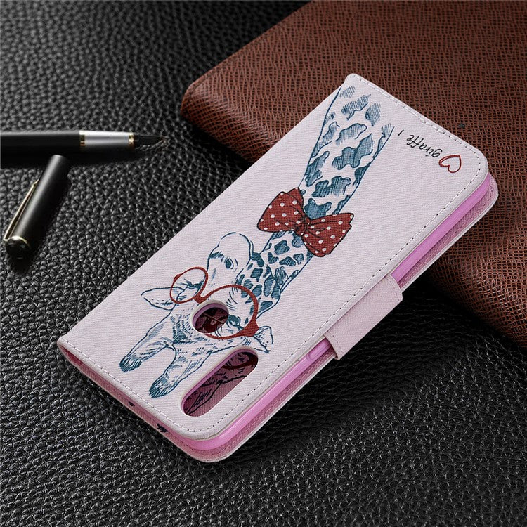 Pattern Printing Leather Wallet Shell Case for OPPO A31 (2020)/A81 - Adorable Giraffe Wearing Glasses