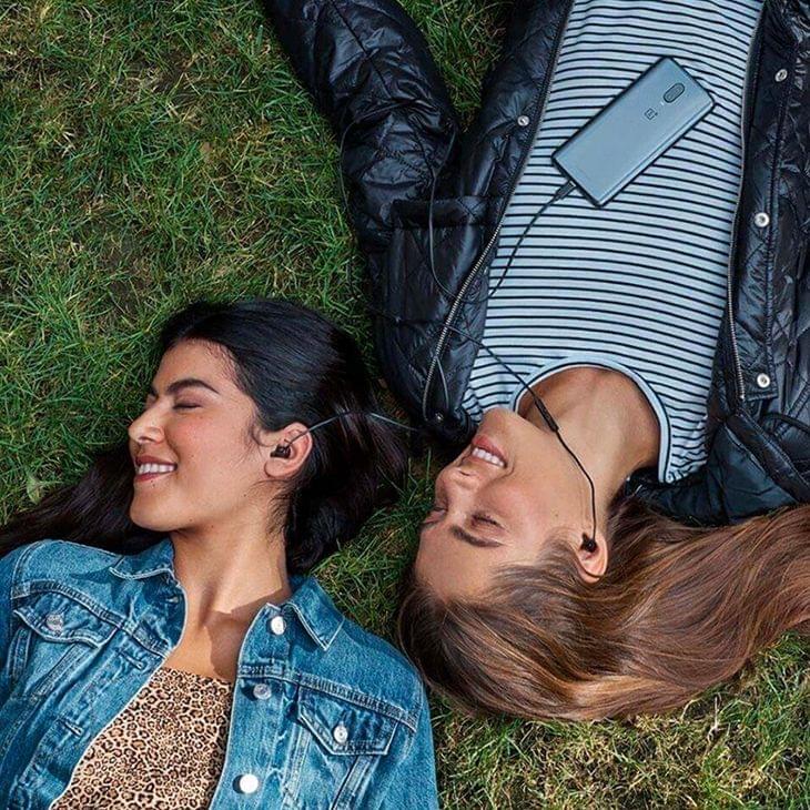 USB-C / Type-C Interface In Ear Wire-controlled Stereo Earphone for OnePlus 6T (Black)