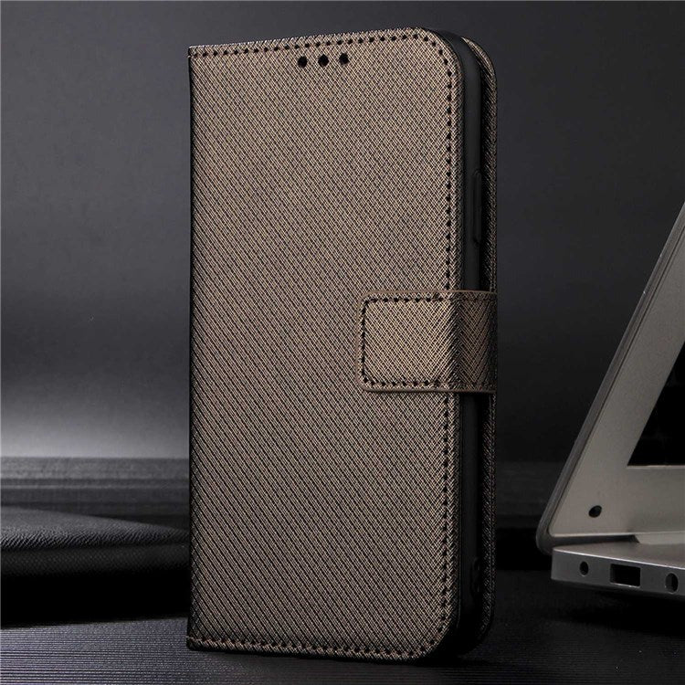 For Honor X40i 5G / Play7T Pro 5G Drop-proof Phone Flip Wallet Case Well-protected Diamond Texture PU Leather Cover Stand Card Holder with Wrist Strap - Brown