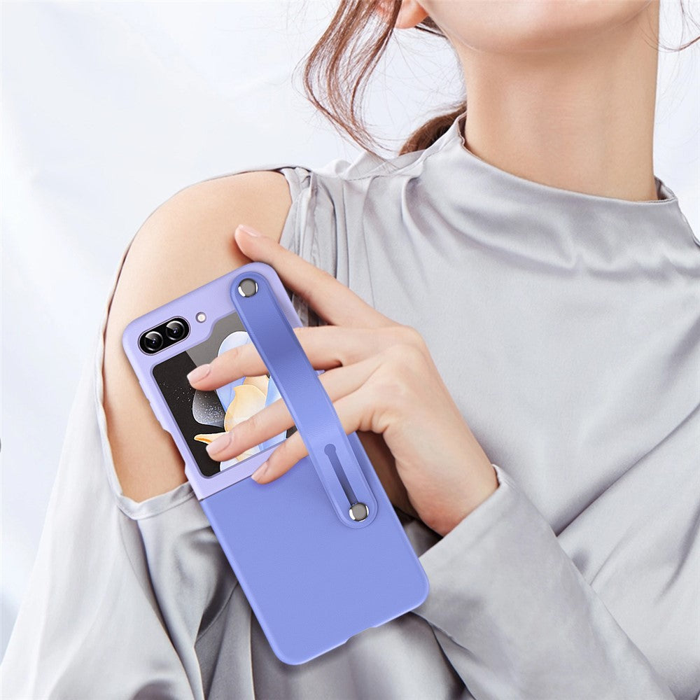 For Samsung Galaxy Z Flip7 FE 5G / Z Flip6 5G / Z Flip5 5G PU+PC Case Dual Color Hand Strap Kickstand Phone Cover - Sky Blue / Light Purple