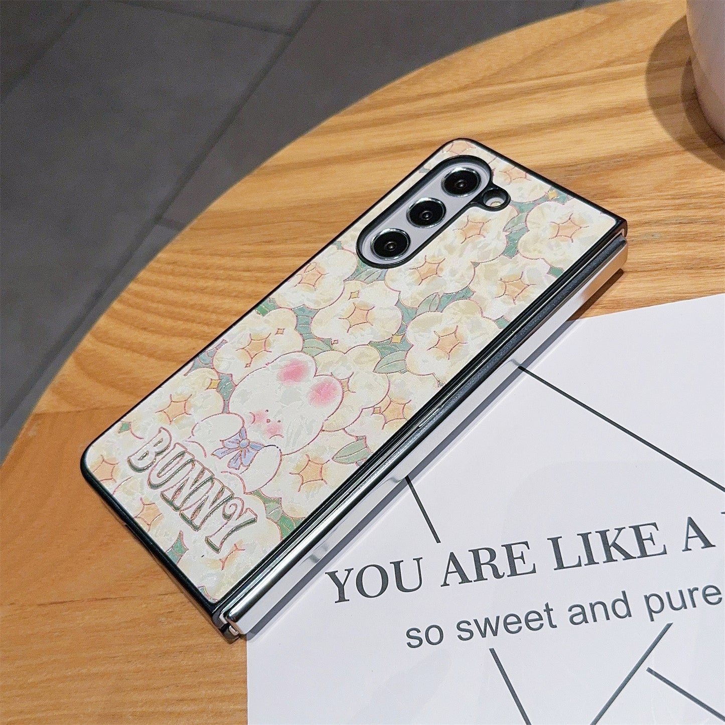 For Samsung Galaxy Z Fold6 5G Case Lacquered Pattern PU Leather PC Phone Cover - Rabbit