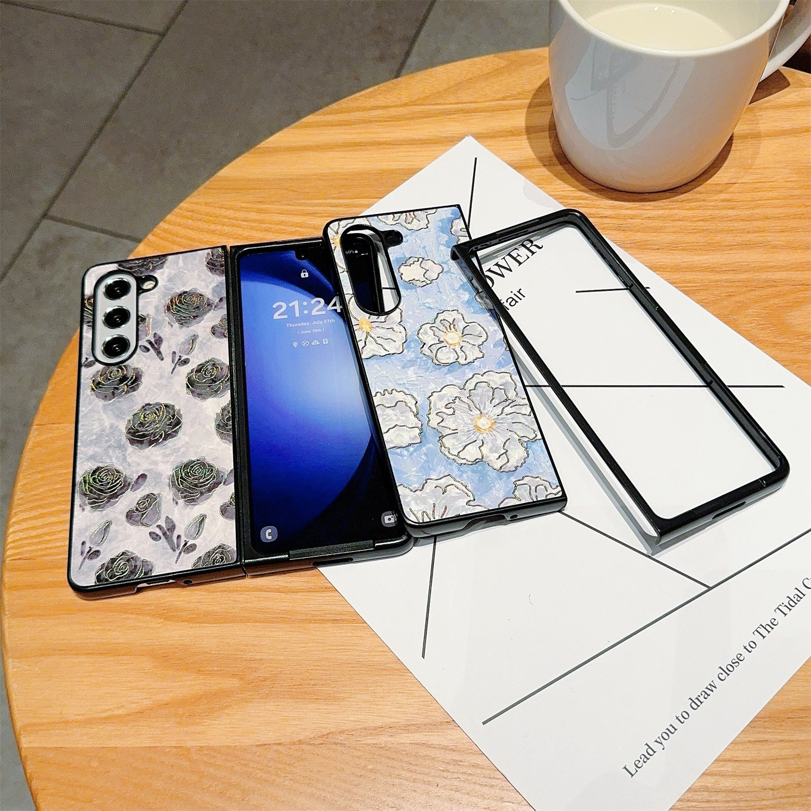 For Samsung Galaxy Z Fold6 5G Case Lacquered Pattern PU Leather PC Phone Cover - Retro Black Flowers