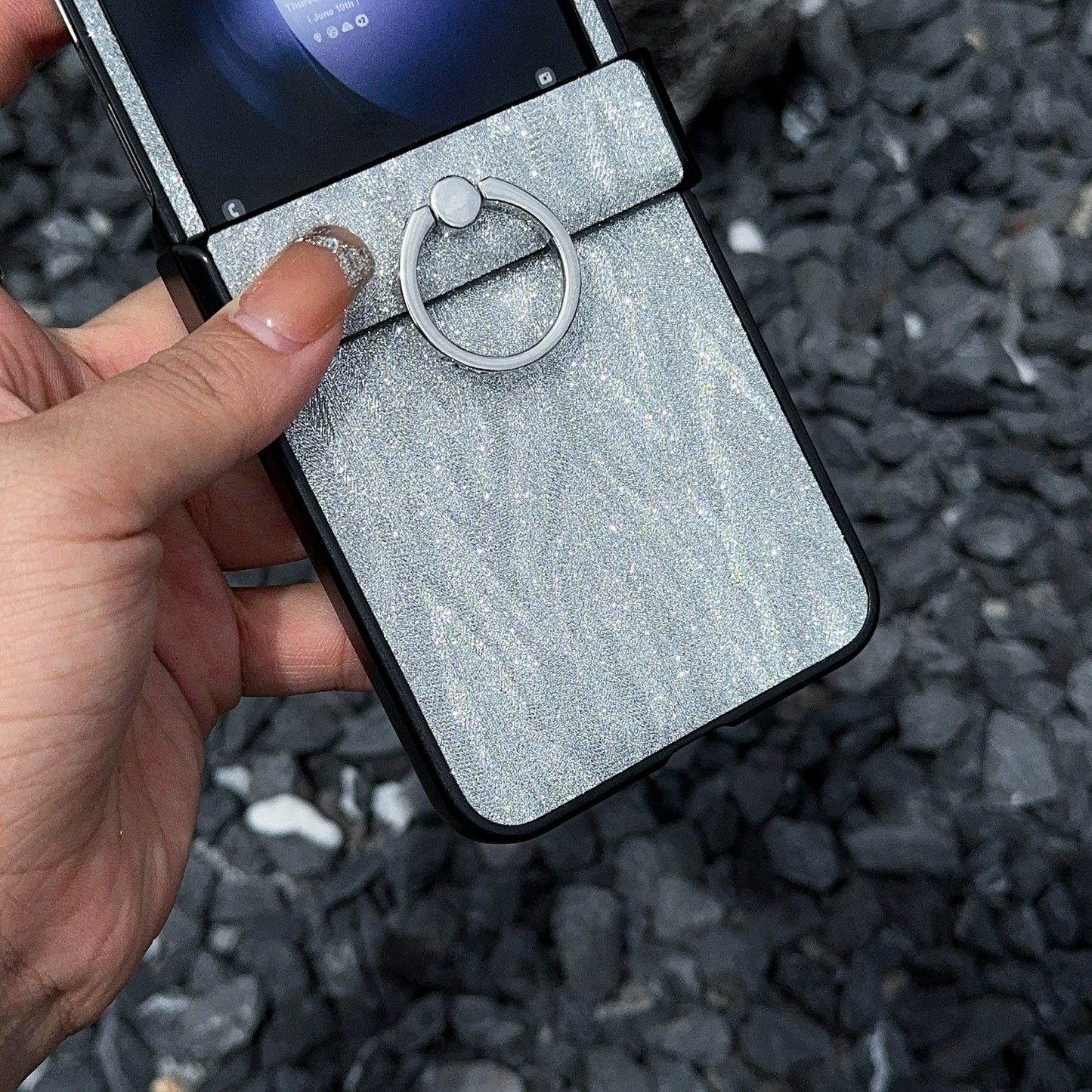 For Samsung Galaxy Z Flip6 5G Feather Pattern PU Leather Coated PC Phone Cover with Ring Kickstand - Silver