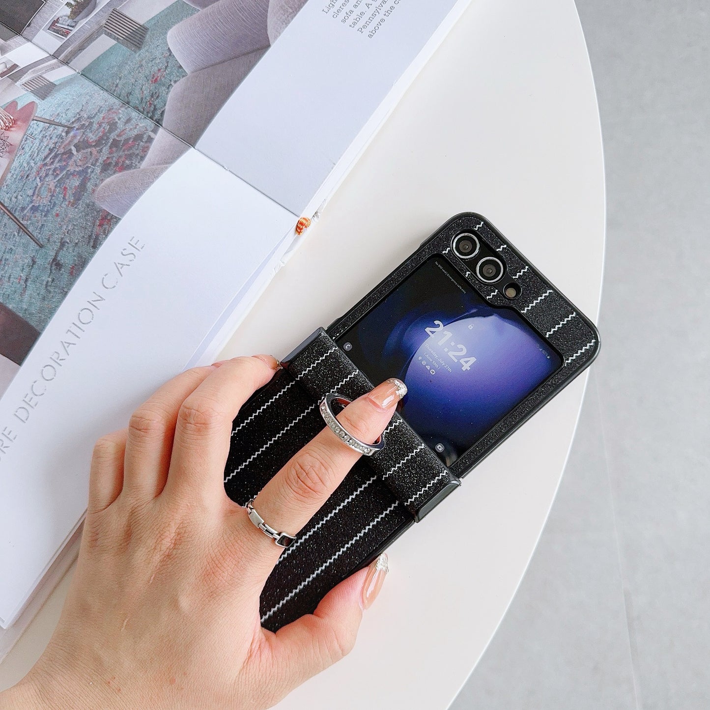 For Samsung Galaxy Z Flip6 5G Wavy Stripes PU Leather Coated PC Phone Cover with Ring Kickstand - Black