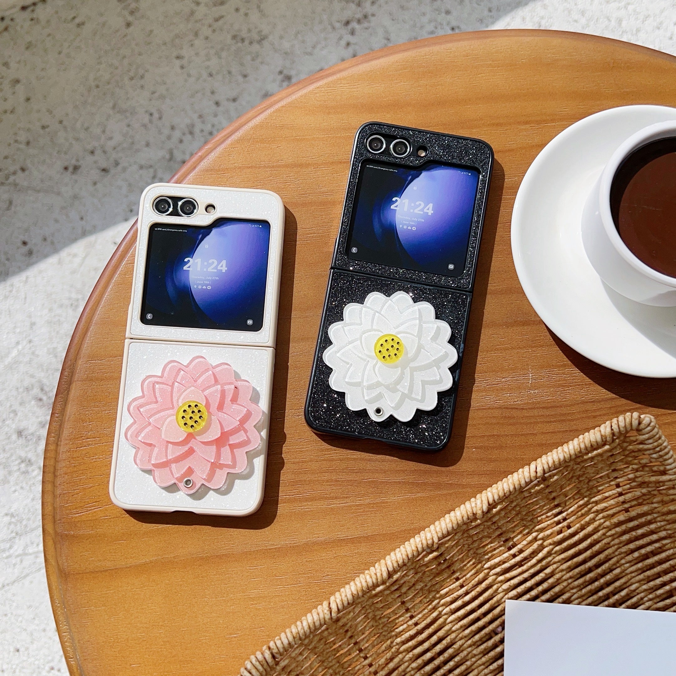 For Samsung Galaxy Z Flip6 5G Case Leather Coated PC 3D Flower Phone Cover Two-Piece Design - White Flower