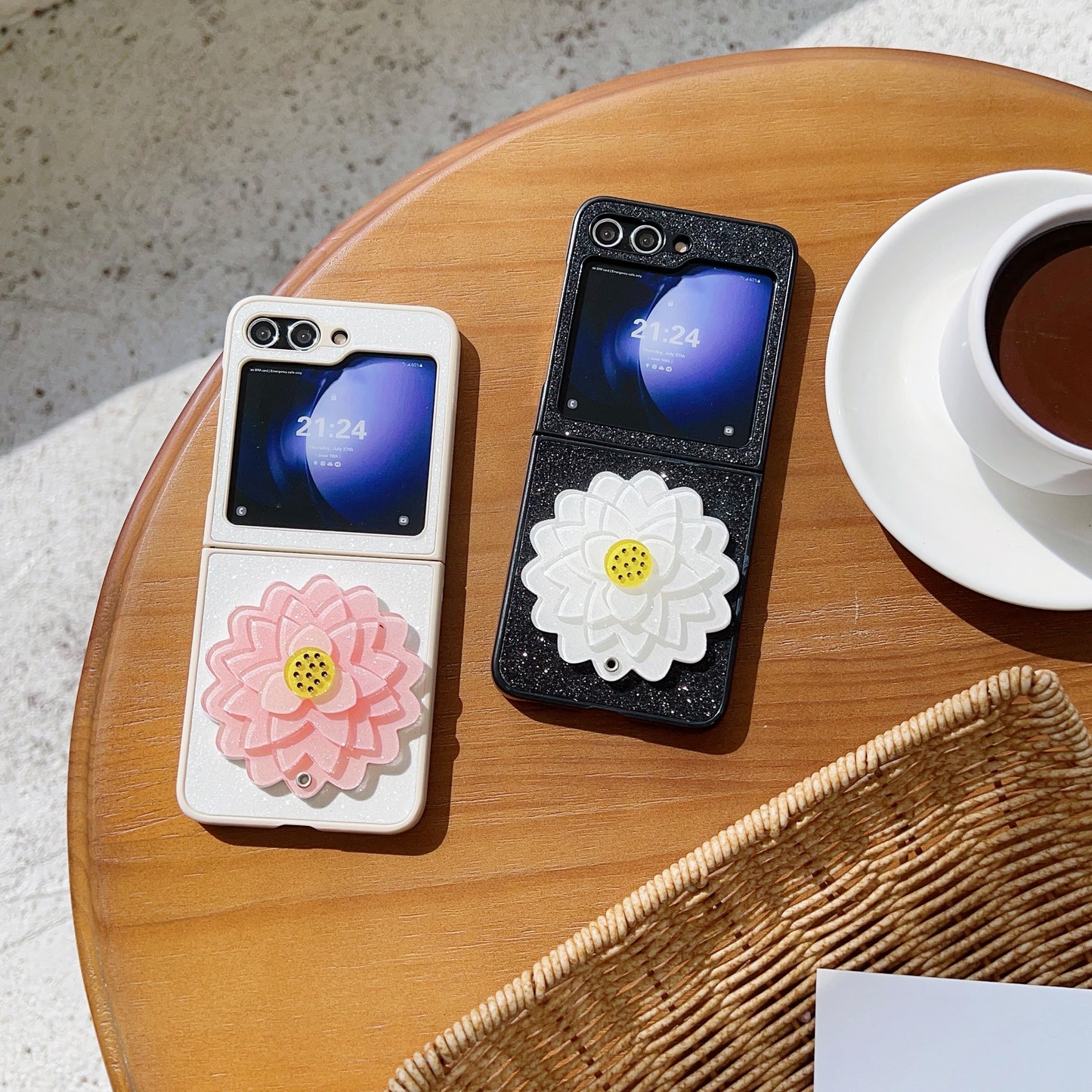 For Samsung Galaxy Z Flip6 5G Case Leather Coated PC 3D Flower Phone Cover Two-Piece Design - White Flower