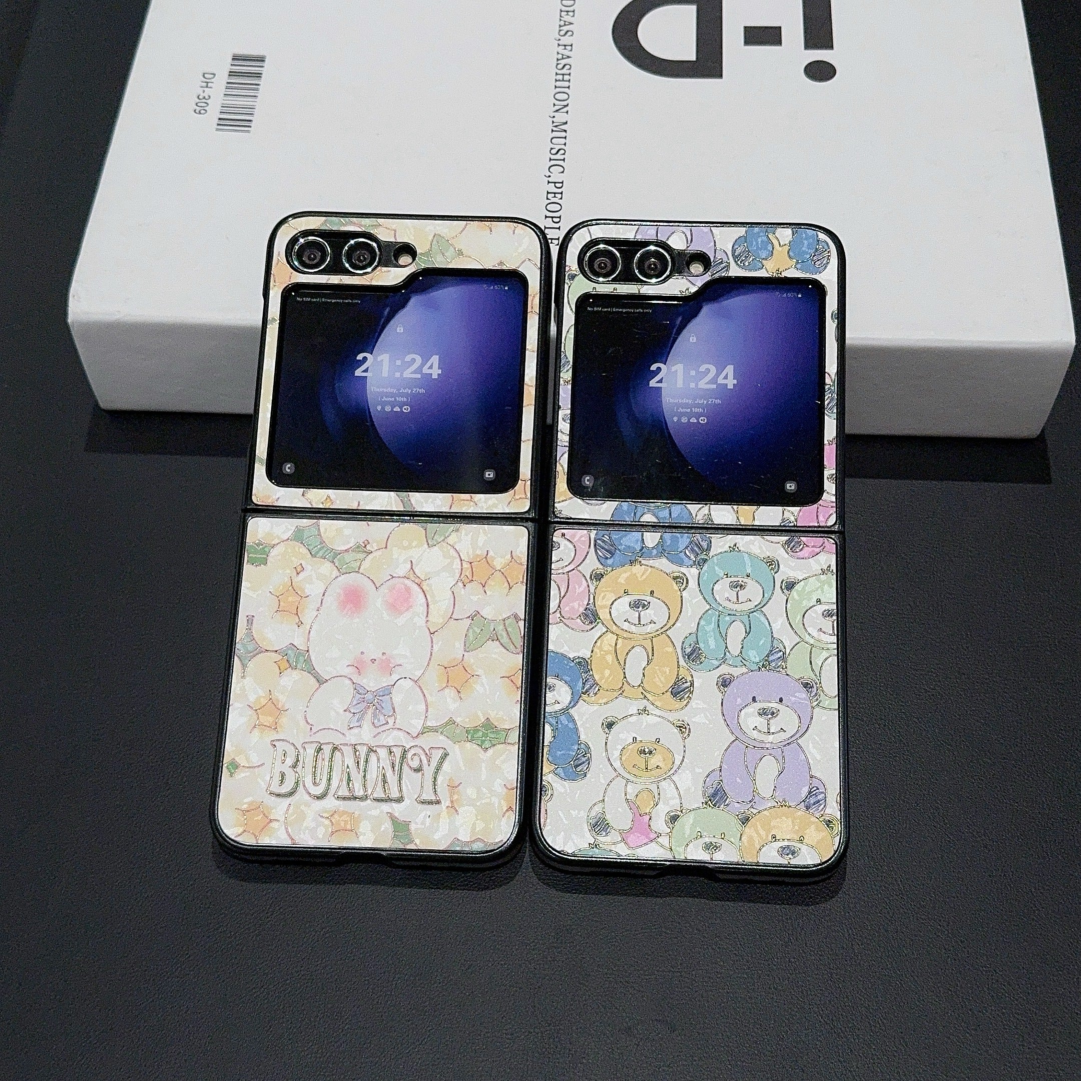 For Samsung Galaxy Z Flip6 5G Case Leather + PC Protective Phone Cover Lacquered Pattern - Rabbit