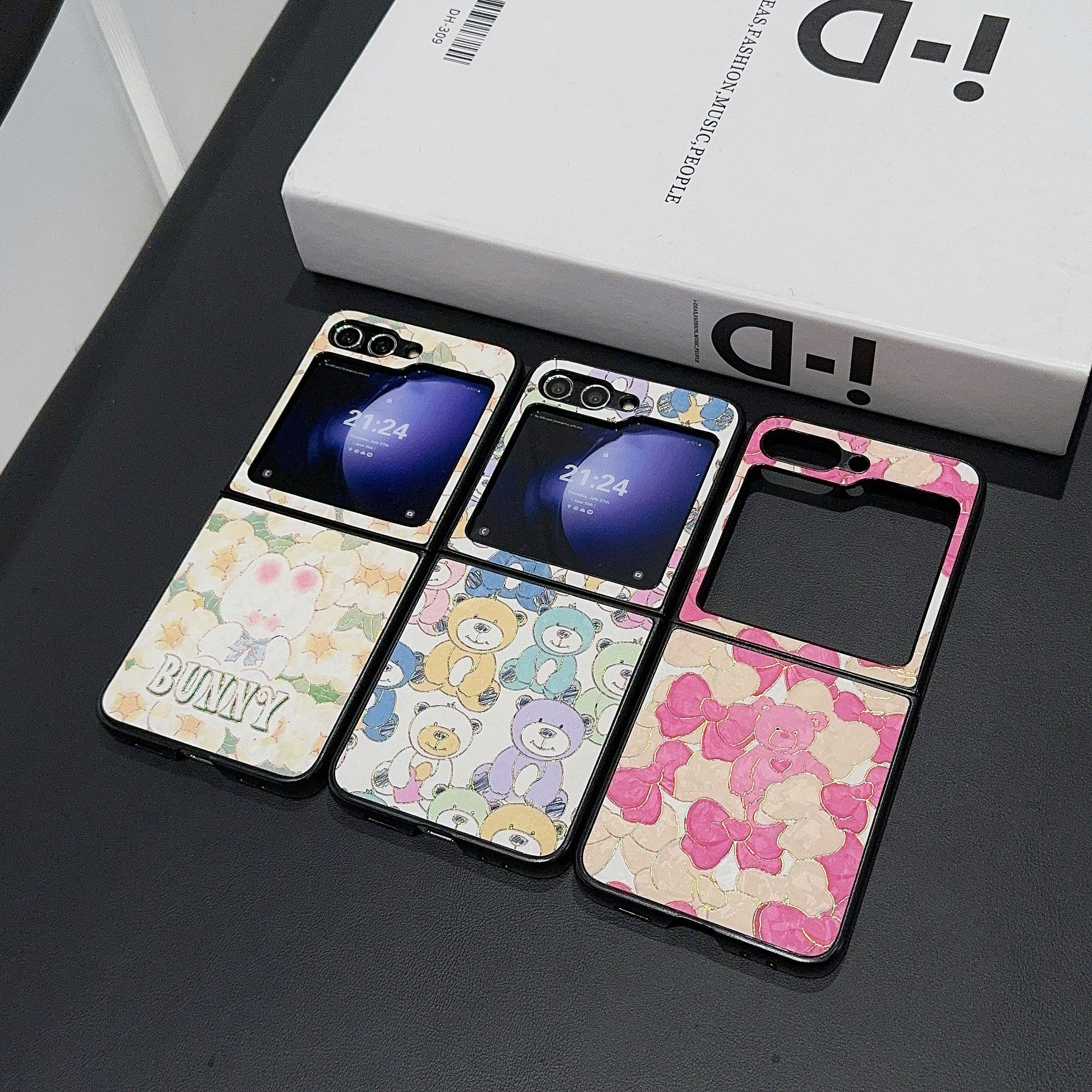 For Samsung Galaxy Z Flip6 5G Case Leather + PC Protective Phone Cover Lacquered Pattern - Rabbit