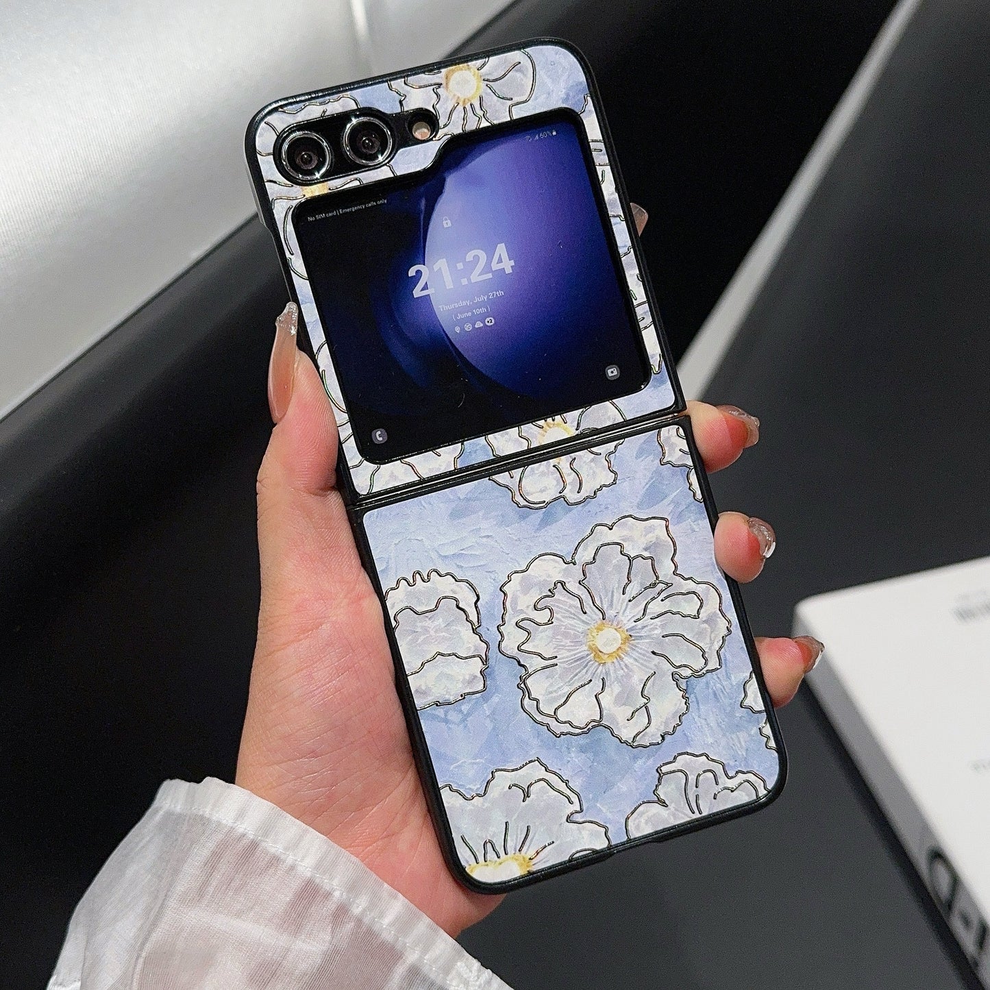For Samsung Galaxy Z Flip6 5G Case Leather + PC Protective Phone Cover Lacquered Pattern - Flowers