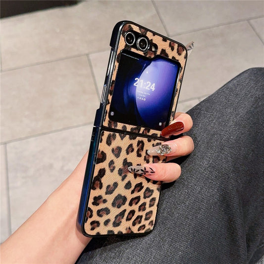 For Samsung Galaxy Z Flip7 FE 5G / Z Flip6 5G Case Two-Piece Design Leather + PC Phone Cover - Leopard Texture