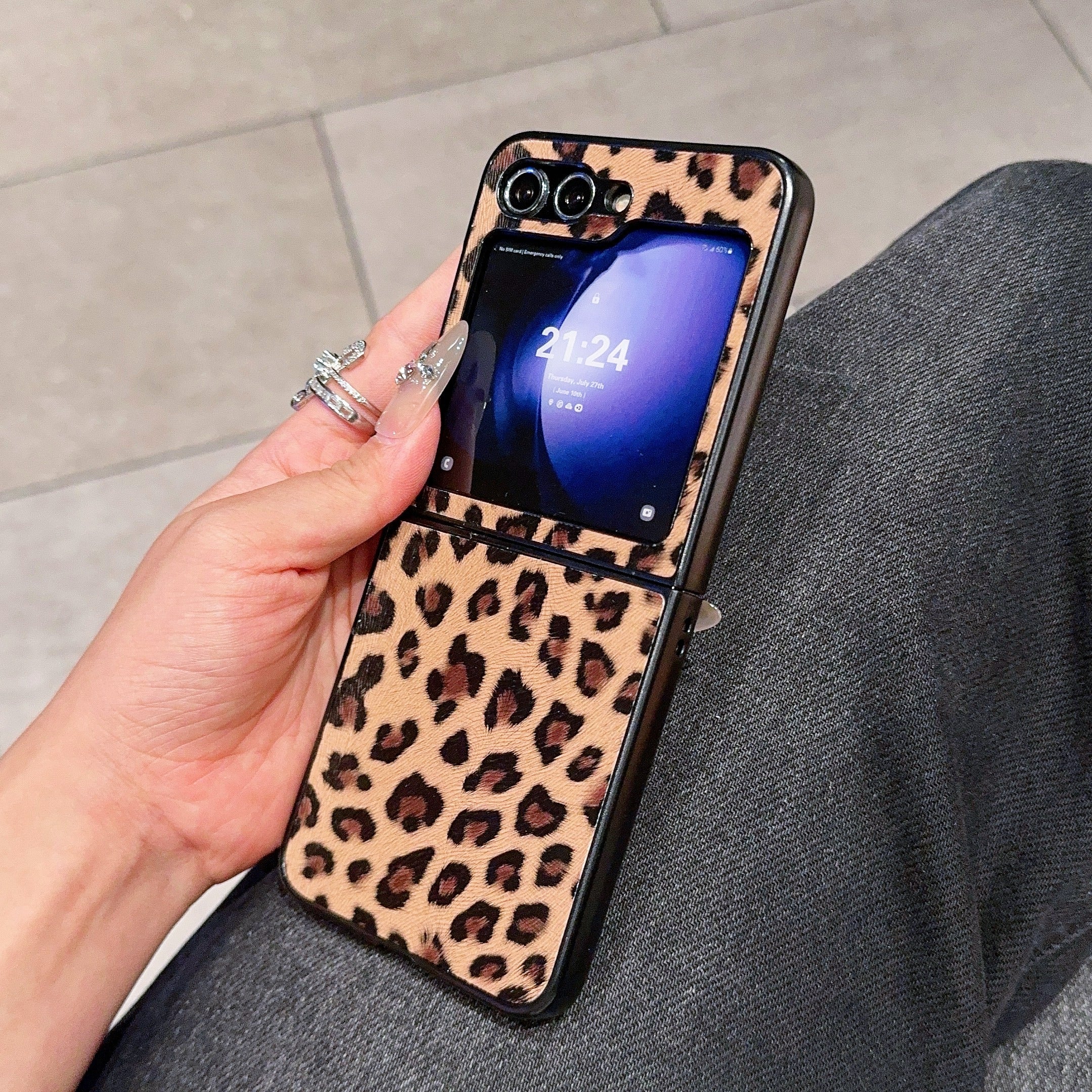 For Samsung Galaxy Z Flip6 5G Case Two-Piece Design Leather + PC Phone Cover - Leopard Texture
