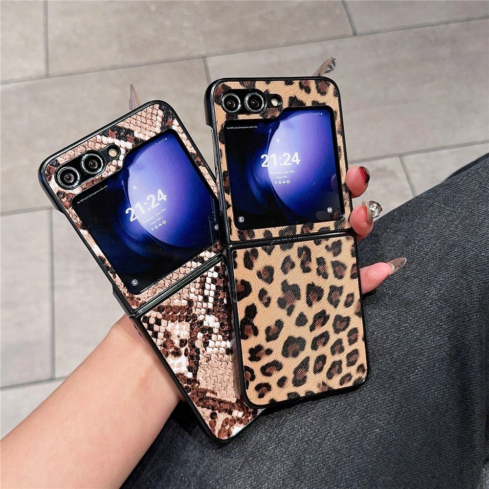 For Samsung Galaxy Z Flip7 FE 5G / Z Flip6 5G Case Two-Piece Design Leather + PC Phone Cover - Snake Texture