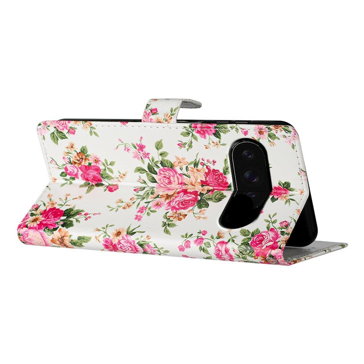 For Google Pixel 9 / 9 Pro Wallet Case PU Leather Pattern Printing Stand Phone Cover with Strap - Red Flowers
