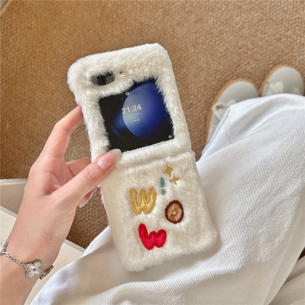KJS-018 For Samsung Galaxy Z Flip7 FE 5G / Z Flip6 5G Case Embroidered WOW Soft Plush Hard PC Phone Cover - White