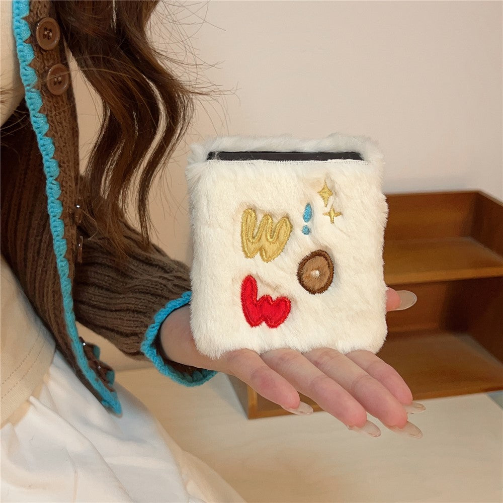 KJS-018 For Samsung Galaxy Z Flip7 FE 5G / Z Flip6 5G Case Embroidered WOW Soft Plush Hard PC Phone Cover - White