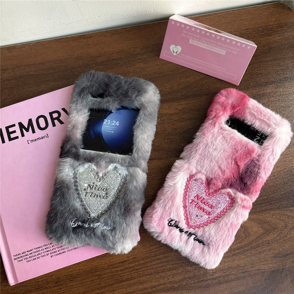 KJS-013 For Samsung Galaxy Z Flip7 FE 5G / Z Flip6 5G Case Glitter Heart Hard PC Warm Plush Phone Cover - Grey