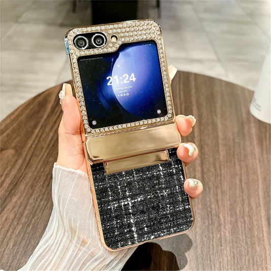 For Samsung Galaxy Z Flip7 FE 5G / Z Flip6 5G Case Plaid Texture Rhinestone Decor Hinge Protection PC Phone Cover - Black