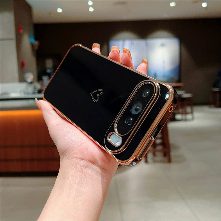 For Google Pixel 9 Pro XL Case Love Heart Pattern TPU Phone Cover Electroplating Edge - Black