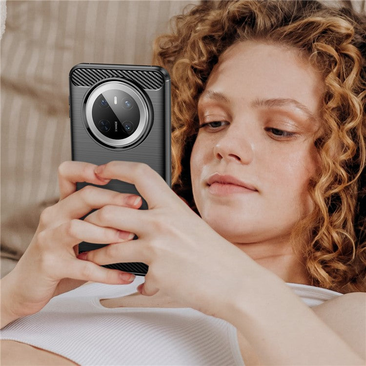 For Huawei Mate 70 Case Carbon Fiber Texture Brushed Phone Back Cover - Black