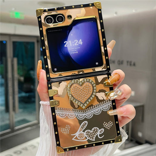 For Samsung Galaxy Z Flip7 FE 5G / Z Flip6 5G Case Heart Pattern Electroplating TPU + PC Phone Cover with Kickstand - Khaki