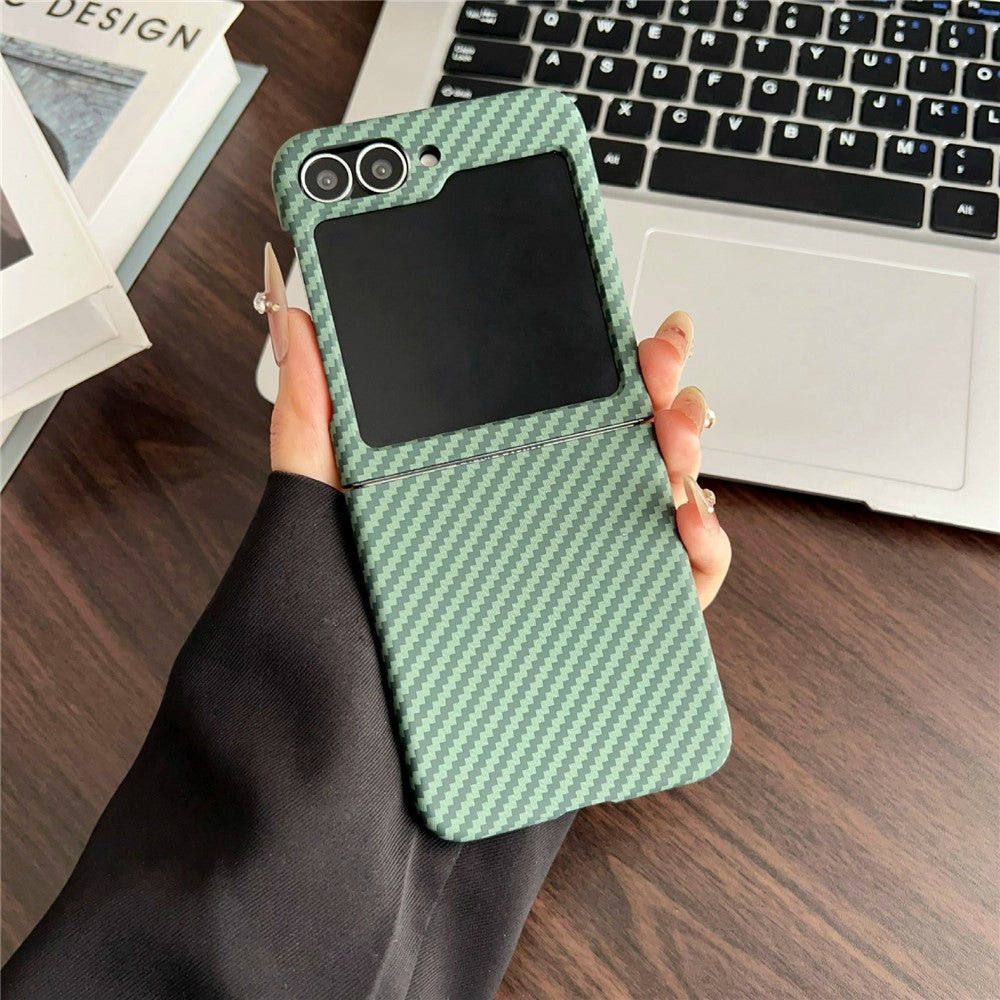 For Samsung Galaxy Z Flip7 FE 5G / Z Flip6 5G Magnetic Case Carbon Fiber Texture Slim Shockproof PC Phone Cover - Green