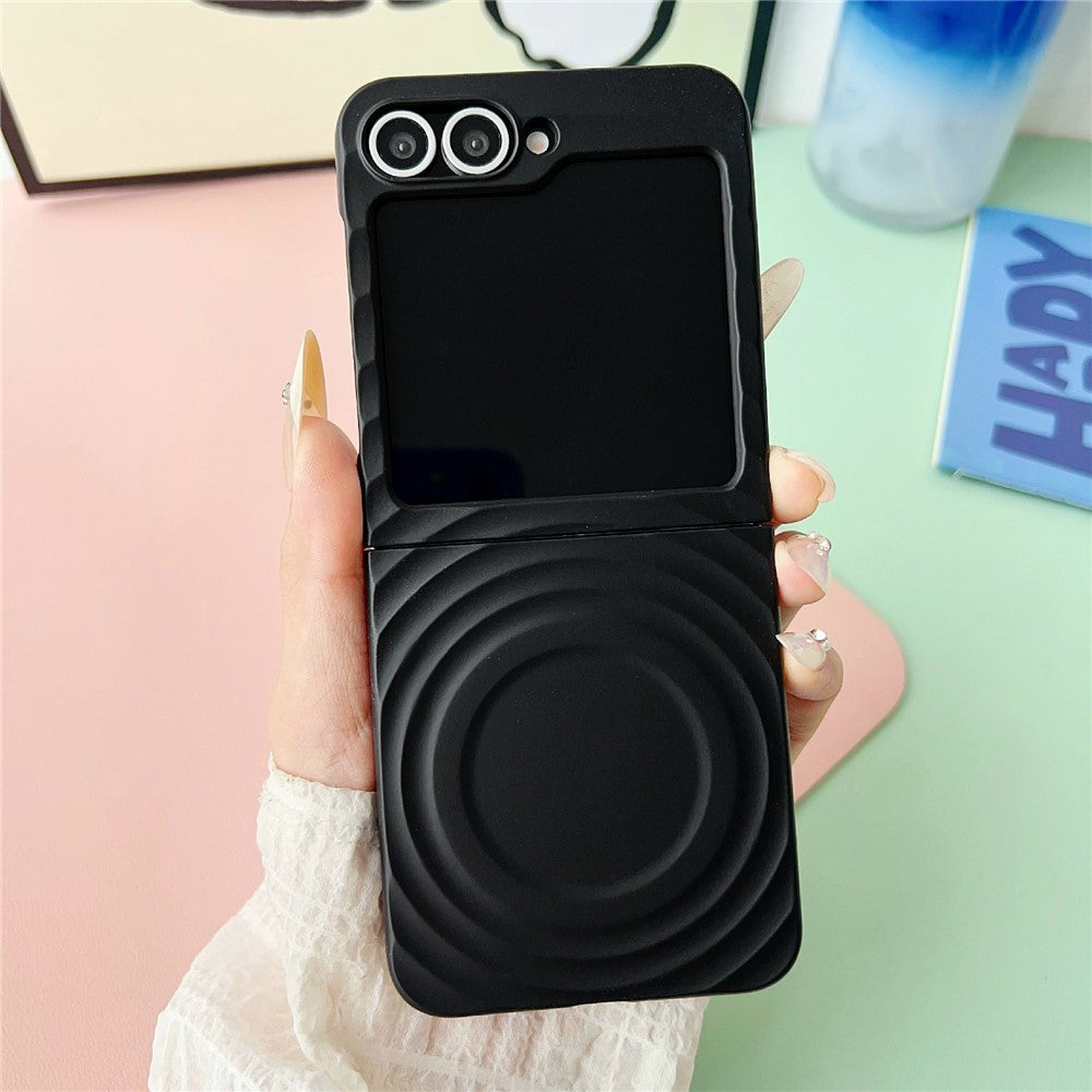 For Samsung Galaxy Z Flip7 FE 5G / Z Flip6 5G / Flip5 5G Magnetic Case Skin-Touch Wave Teature Hard PC Phone Cover - Black