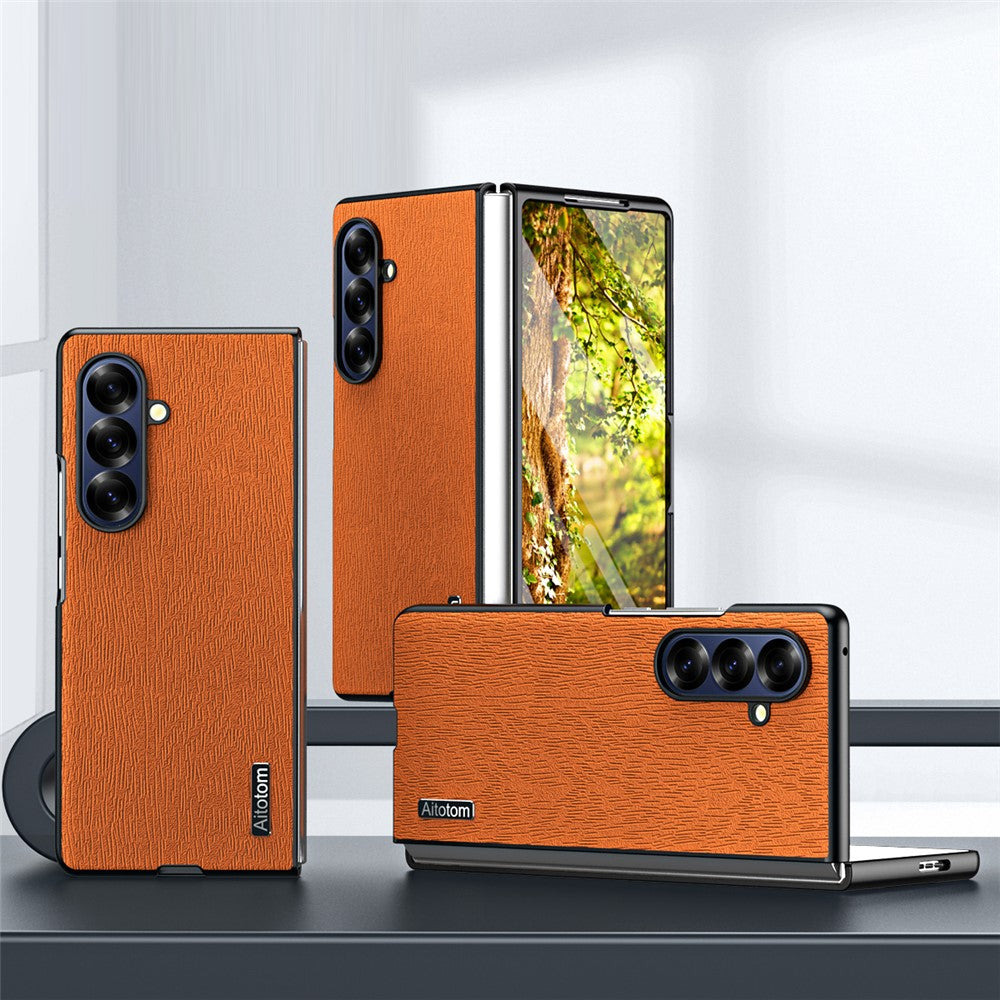 For Samsung Galaxy Z Fold7 5G Case Wood Texture PU Leather Coated PC TPU Phone Cover - Brown