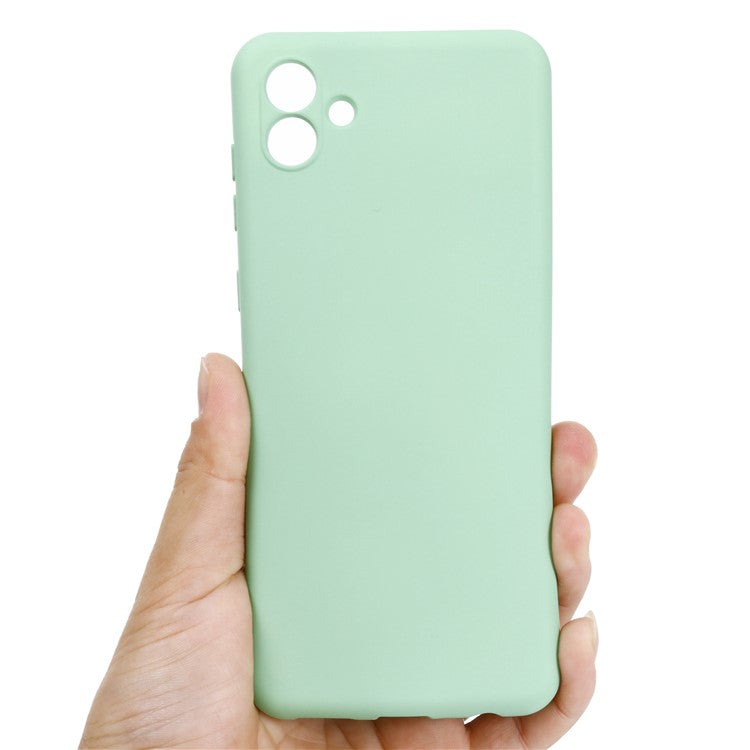 For Samsung Galaxy A04 4G (164.4 x 76.3 x 9.1 mm) Liquid Silicone Phone Case Anti-Scratch Soft Fiber Lining Camera Protection Cover with Strap - Green