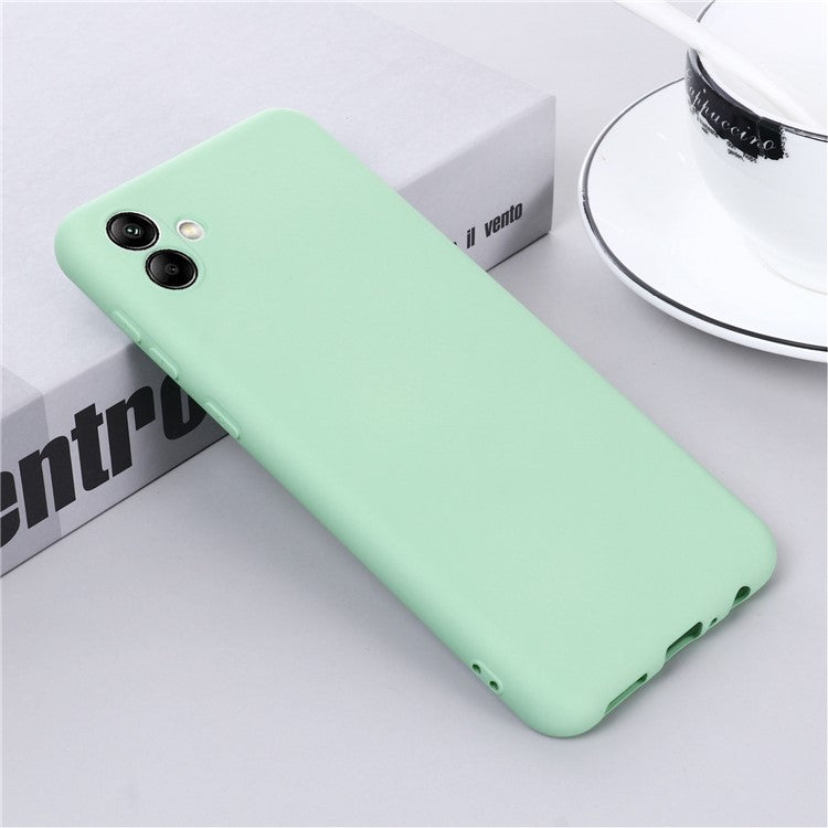 For Samsung Galaxy A04 4G (164.4 x 76.3 x 9.1 mm) Liquid Silicone Phone Case Anti-Scratch Soft Fiber Lining Camera Protection Cover with Strap - Green