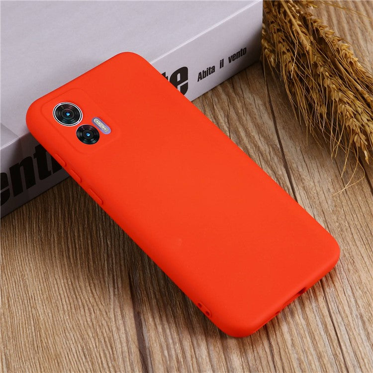 For Motorola Edge 30 Neo 5G / Edge 30 Lite Anti-scratch Liquid Silicone Cell Phone Case Shockproof Protective Cover with Strap - Red