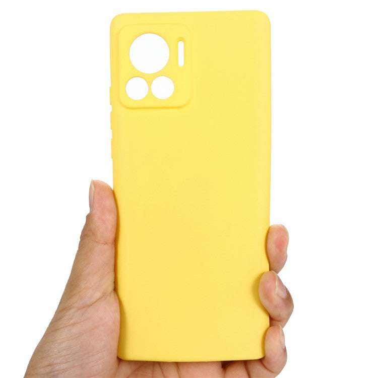 For Motorola Moto X30 Pro 5G / Edge 30 Ultra 5G Liquid Silicone Soft Touch Case Microfiber Lining Camera Protection Phone Cover with Strap - Yellow